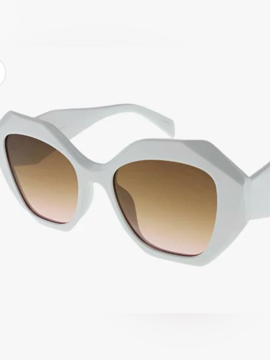 Cashcollection Accessories - White Oversized Geometric Cat-Eye Sunglasses with Gradient Brown Lenses